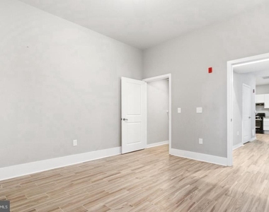 616 S 4th Street - Photo Thumbnail 2