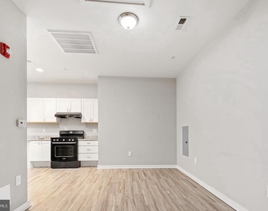616 S 4th Street - Photo Thumbnail 1