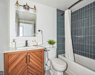 6515 Ridge Avenue - Photo Thumbnail 7