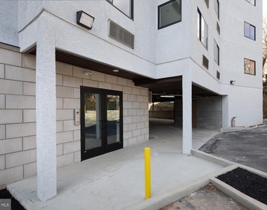 5420 Ridge Avenue - Photo Thumbnail 8