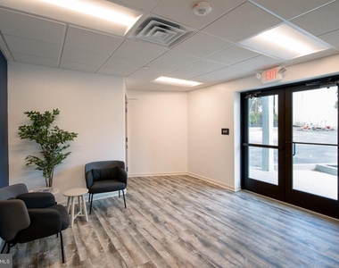 5420 Ridge Avenue - Photo Thumbnail 7
