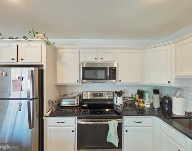 5420 Ridge Avenue - Photo Thumbnail 3