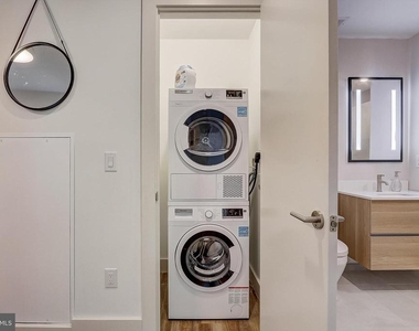 3029 W Glenwood Avenue - Photo Thumbnail 18