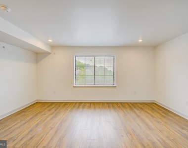 5001 Umbria Street - Photo Thumbnail 4