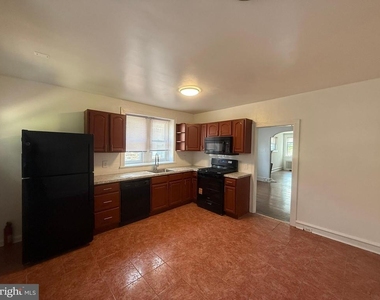 373 E Cliveden Street - Photo Thumbnail 11