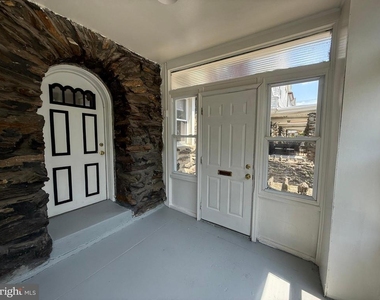 373 E Cliveden Street - Photo Thumbnail 4