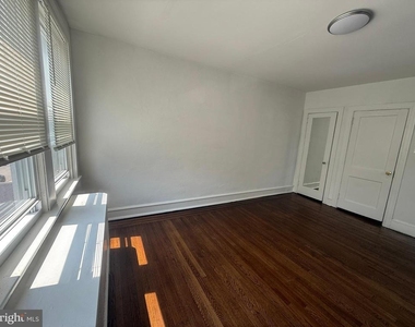 373 E Cliveden Street - Photo Thumbnail 17