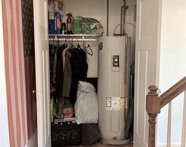 4114 Lauriston Street - Photo Thumbnail 6