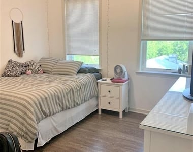 4114 Lauriston Street - Photo Thumbnail 2