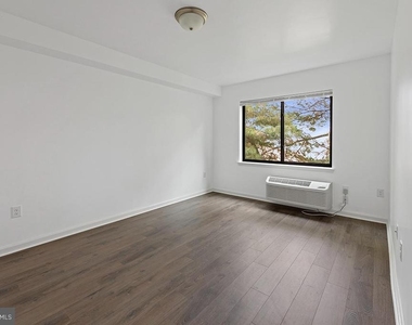 404 Fountain Street - Photo Thumbnail 4