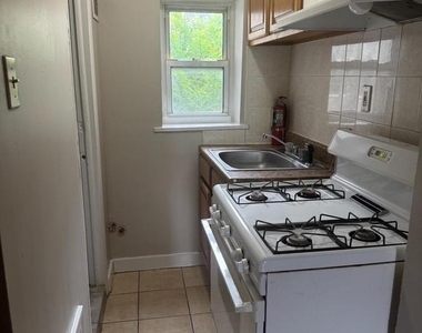 2037 N 8th Street - Photo Thumbnail 3