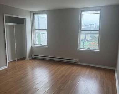 2037 N 8th Street - Photo Thumbnail 5