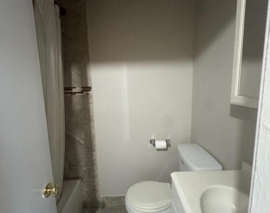 2037 N 8th Street - Photo Thumbnail 10