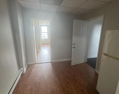 2037 N 8th Street - Photo Thumbnail 11