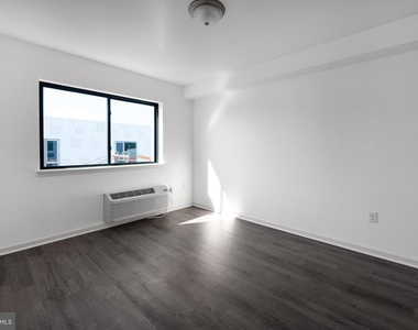 6618 Ridge Avenue - Photo Thumbnail 4