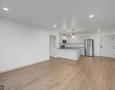 6808 Ridge Avenue - Photo Thumbnail 5