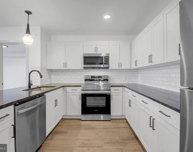 6808 Ridge Avenue - Photo Thumbnail 3