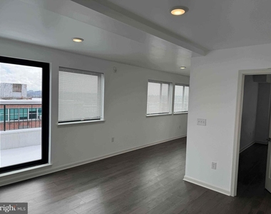 404 Fountain Street - Photo Thumbnail 4