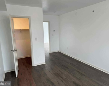 404 Fountain Street - Photo Thumbnail 7