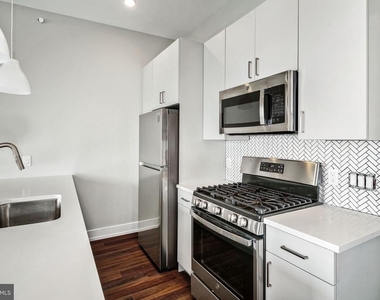 1527 Ridge Avenue - Photo Thumbnail 12