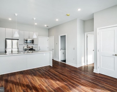 1527 Ridge Avenue - Photo Thumbnail 5