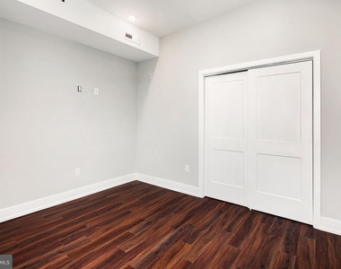1527 Ridge Avenue - Photo Thumbnail 18