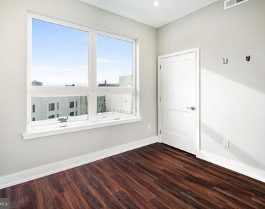 1527 Ridge Avenue - Photo Thumbnail 22