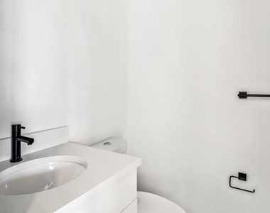1527 Ridge Avenue - Photo Thumbnail 26
