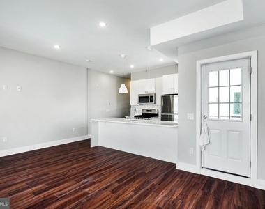 1527 Ridge Avenue - Photo Thumbnail 3
