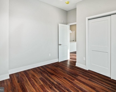 1527 Ridge Avenue - Photo Thumbnail 20