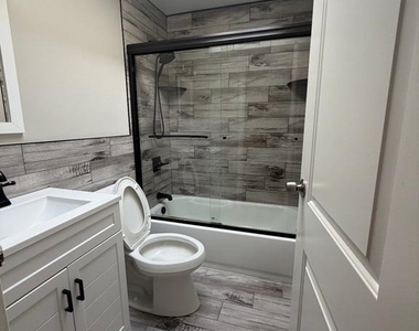 3410 Ashfield Lane - Photo Thumbnail 5
