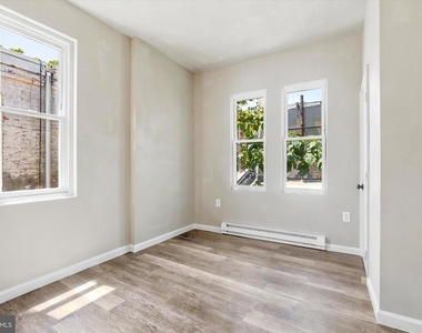 3114 Custer Street - Photo Thumbnail 5