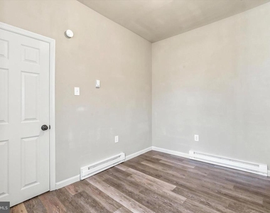 3114 Custer Street - Photo Thumbnail 7