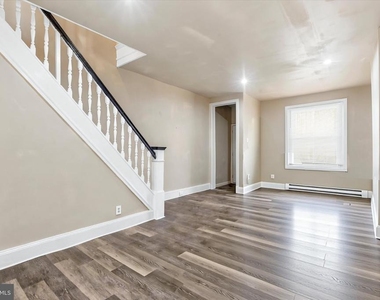 3114 Custer Street - Photo Thumbnail 1