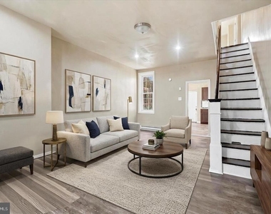 3114 Custer Street - Photo Thumbnail 2