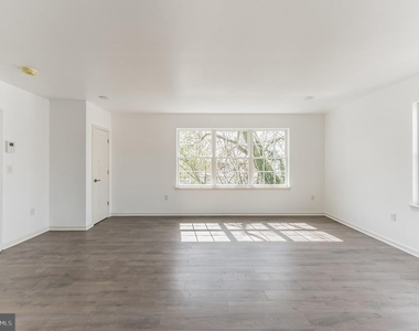 7105 Ridge Avenue - Photo Thumbnail 4