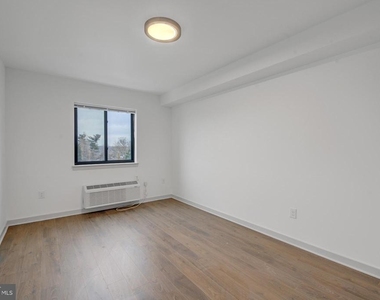 6808 Ridge Avenue - Photo Thumbnail 9