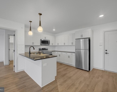 6808 Ridge Avenue - Photo Thumbnail 1