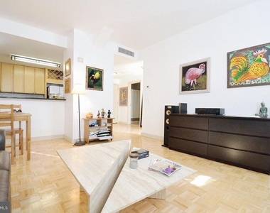 111 S 15th Street - Photo Thumbnail 3