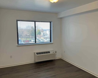 6618 Ridge Avenue - Photo Thumbnail 6