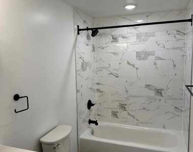 6618 Ridge Avenue - Photo Thumbnail 5