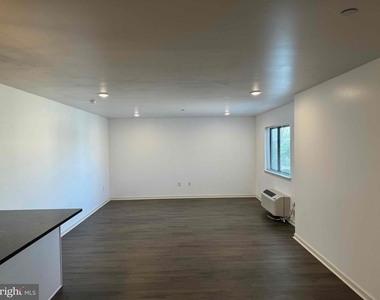 6618 Ridge Avenue - Photo Thumbnail 2