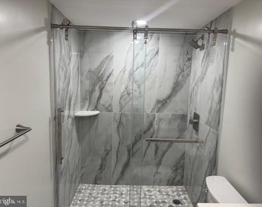 604 S Washington Square - Photo Thumbnail 10