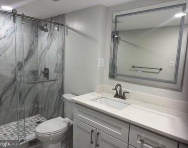 604 S Washington Square - Photo Thumbnail 9
