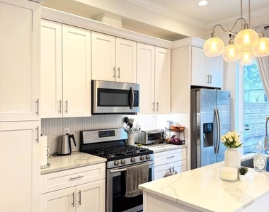 1337 S 31st Street - Photo Thumbnail 7