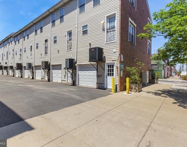 2683 Edgemont Street - Photo Thumbnail 32