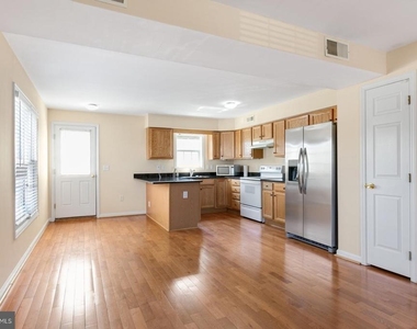 2683 Edgemont Street - Photo Thumbnail 2