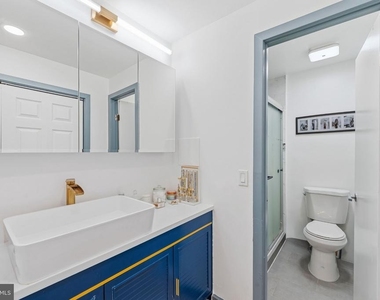 830 Lombard Street - Photo Thumbnail 15