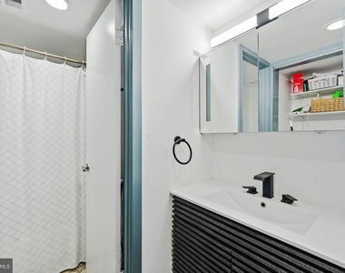 830 Lombard Street - Photo Thumbnail 19