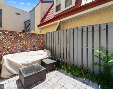 830 Lombard Street - Photo Thumbnail 11